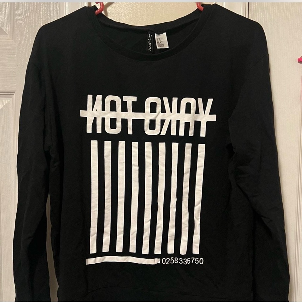 H&M Black Graphic Long Sleeve Shirt